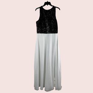 J S Collection Sequin Top Evening Gown Size: TAILLE 14